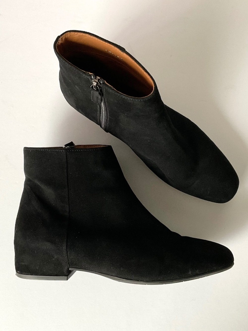 AQUATALIA Ulyssa Ankle Boot Black Suede Hidden Wedge Heel Size 8.5